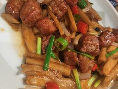 莲藕雪花牛肉粒-小米俏当家