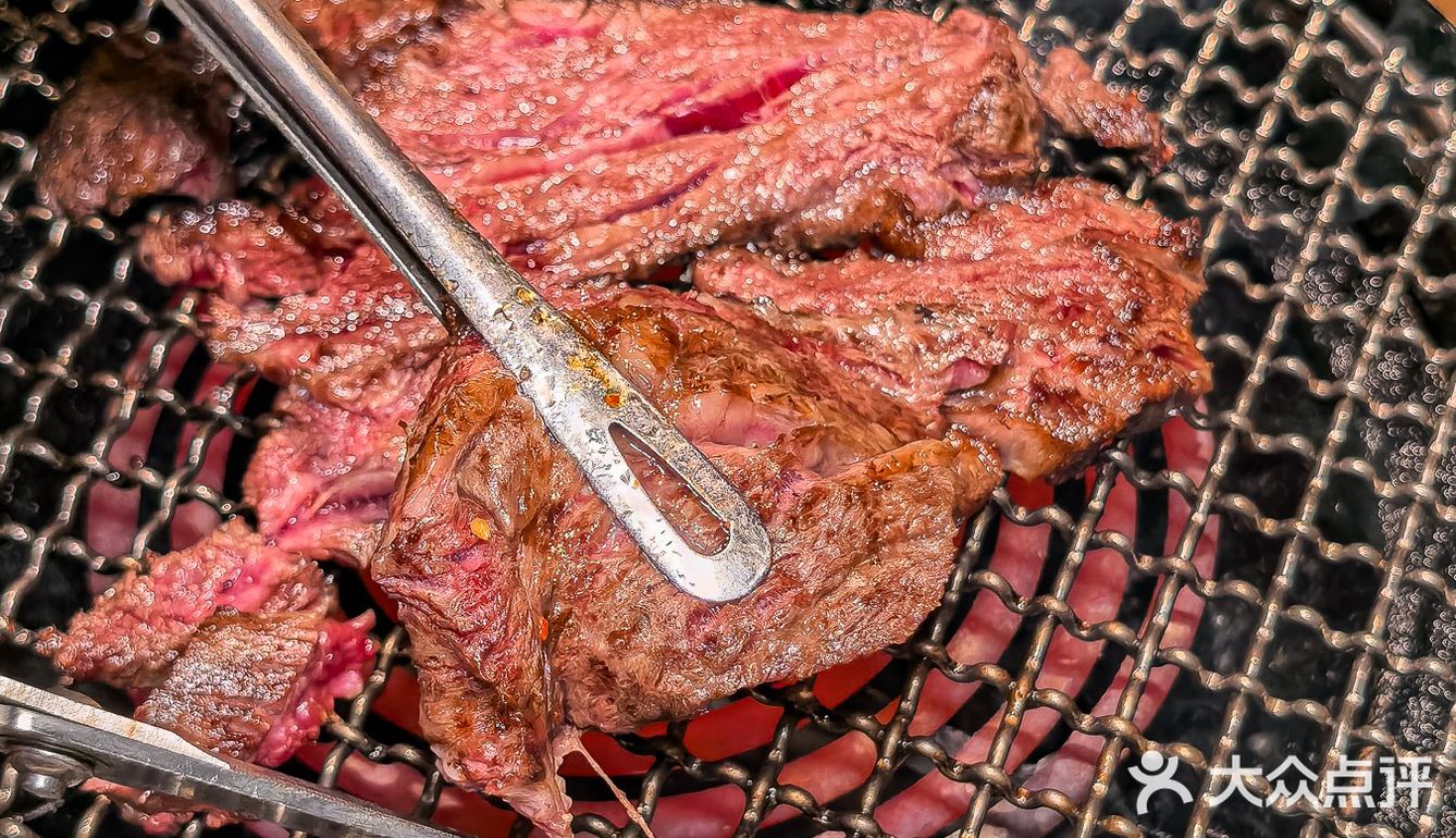 就在万象城🎄有Kitty猫的圣诞烧肉来啦！