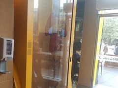 -麦当劳(中二横路店)