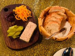 -羽深肉铺 Steak & Wine