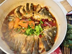 -刘姐啤酒鱼民族演艺餐厅(西街总店)
