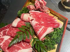 -铭牛烧肉·和牛海鲜自助(高新月牙湖店)