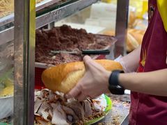 -Bánh Mì Huynh Hoa