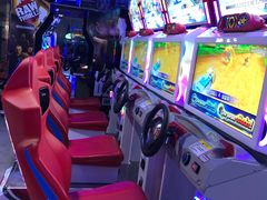 -嗨翻Hi-Fun竞技主题乐园·蹦床亲子生日轰趴(国光1937店)