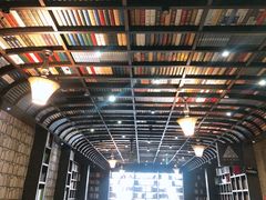 -钟书阁(松江泰晤士小镇店)