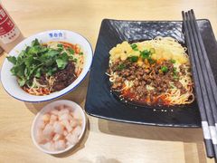 -李与白包子铺(桐梓林店)