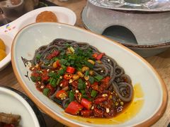 酸辣蕨根粉-龙聚德北京烤鸭(沙坪坝华宇A馆店)