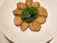 -LuOne凯德晶萃广场(徐家汇路店)