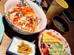 火焰三文鱼熔岩饭-水之惠鲜鱼料理(王府大街店)