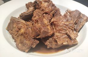 Delicious Sauce Pork Neck Bones