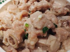 香芋蒸排骨-费大厨辣椒炒肉(万家丽一店)