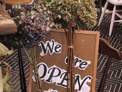 -FLOVIE FLORIST CAFE