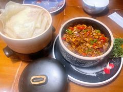 传统黑三剁配薄饼-雀舞云南菜(天津天河城购物中心店)