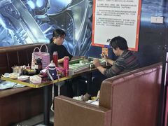 -嗨翻Hi-Fun竞技主题乐园·蹦床团建生日轰趴(荆川 国光1937店)