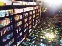 -钟书阁(松江泰晤士小镇店)