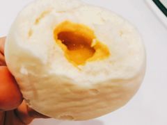 软绵香滑流沙包-广州酒家(文昌总店)
