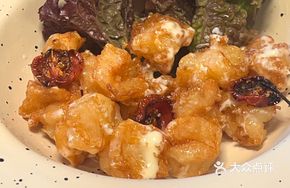 Creamy Lettuce Crispy Shrimp Salad
