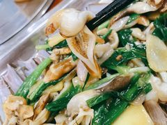 姜葱炒蛏子-蚝得喜海鲜(东城店)