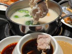 -红鼎豆捞·非遗鲍皇汤火锅(宝丰路店)