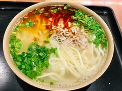 猪肘汤面-亮亮面馆(经六路店)