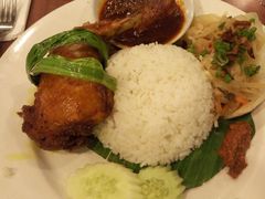 娘惹炸鸡套饭-小槟城美食馆