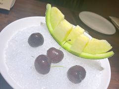 餐前水果-揽季锅物会.福建黄鱼.海鲜姿造(五四路店)