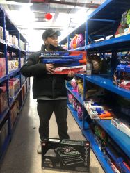 -逝水玩具折扣店