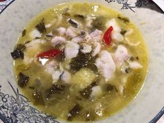 古法老坛酸菜鱼-辣小妮de川菜馆(红旗Mall店)