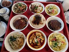 -蓝田九大碗民俗食府(蓝田店)
