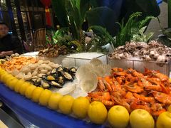 -广州万富希尔顿酒店·感趣自助餐厅·金秋蟹宴生蚝海鲜刺身烧烤