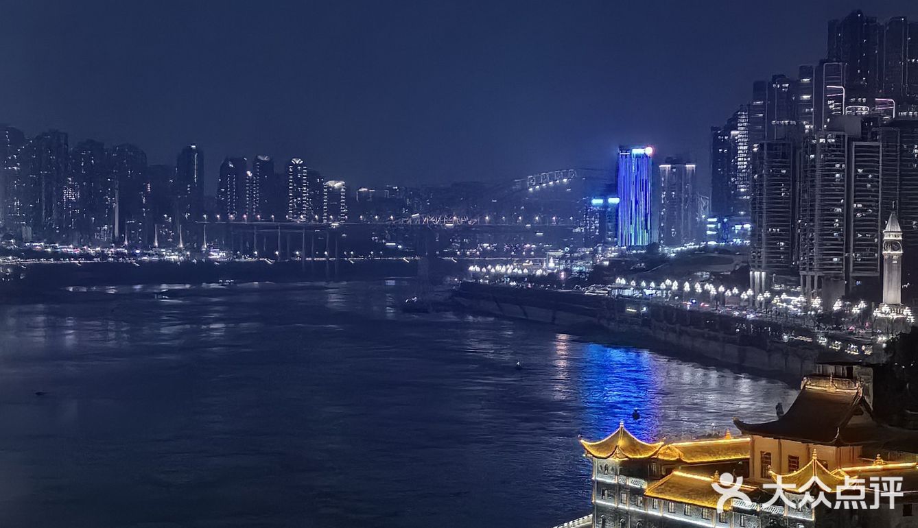 在南滨路绝美悬崖烤肉店