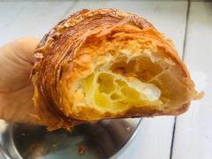 爆浆牛角包-六贤记(文三店)