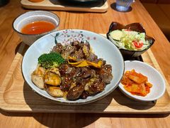 -POKEE VIA&Brunch·维娅(重庆来福士店)