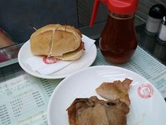 猪扒包-义顺牛奶公司(庇利金街店)