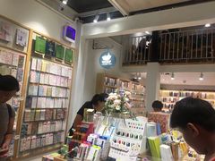 -猫的天空之城概念书店(苏州平江店)