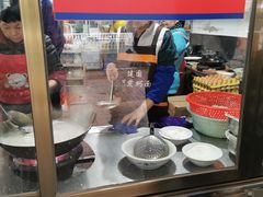 自助取餐区-建国蚵煎蚵面