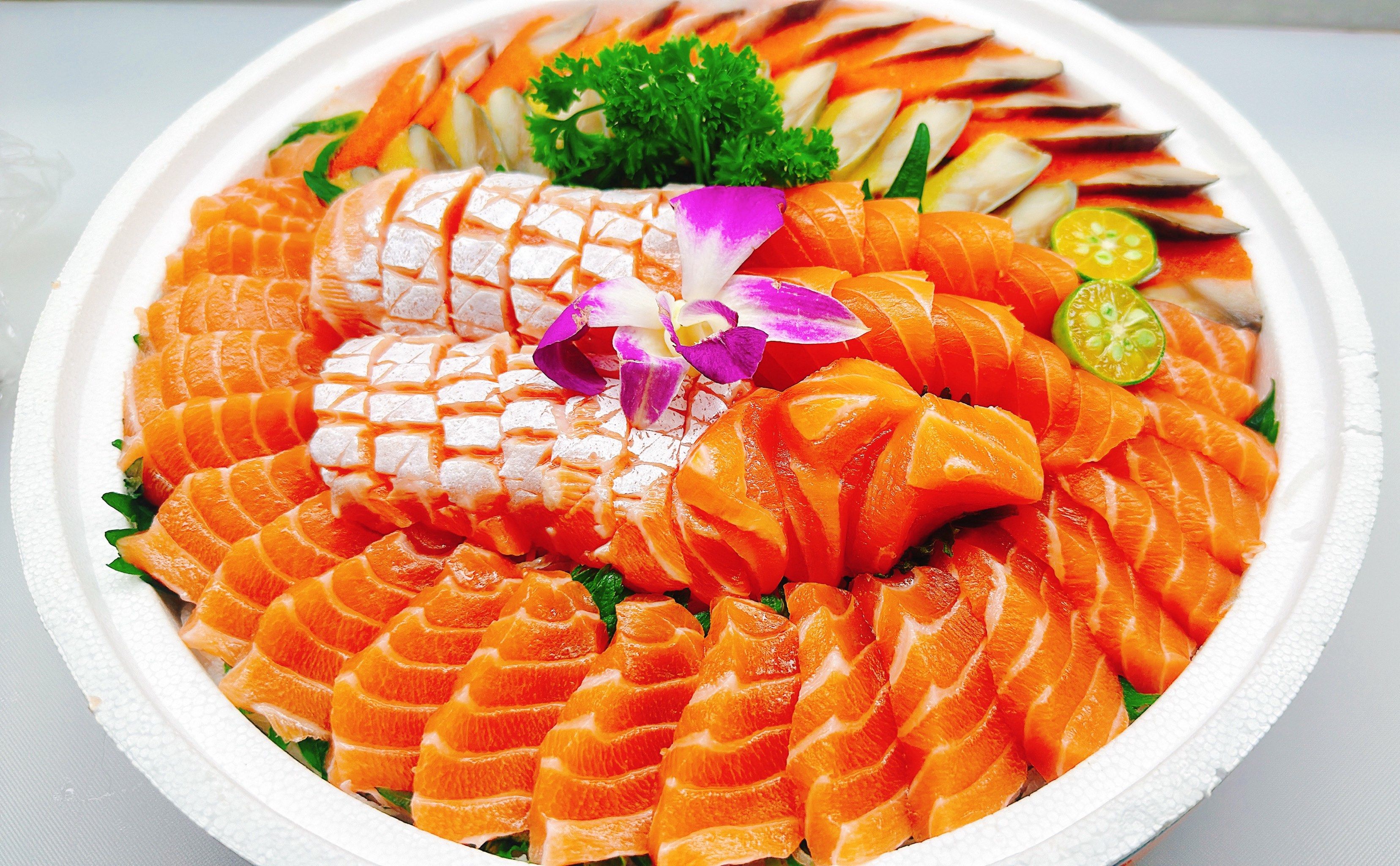 三文鱼拼盘来袭