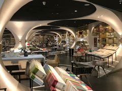 -钟书阁(珍园店)