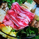 店内布置错落有致，前台很有酒吧的氛围