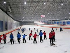 -乔波室内滑雪场
