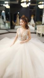 -艾米丽婚纱礼服