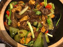 石锅牛仔骨-汤城小厨•粤菜•靓汤(苏州街店)
