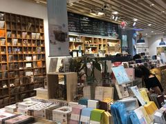 -猫的天空之城概念书店(印象城购物中心店)