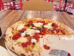 -城市大道红炉披萨烘焙坊