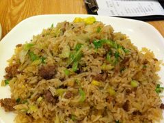 虾酱生炒牛肉饭-港东盛宴烧腊至尊