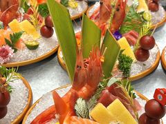 -雍容荟活帝王蟹活龙虾自助(苏宁旗舰店)