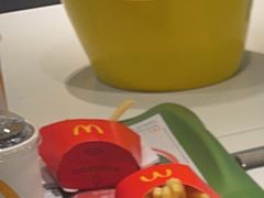 -麦当劳(轻轨曹杨路店)