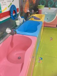 -小鸭先知婴儿游泳馆