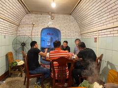 -洞庭洲·防空洞火锅·铜锅涮肉·烧烤(新百广场店)