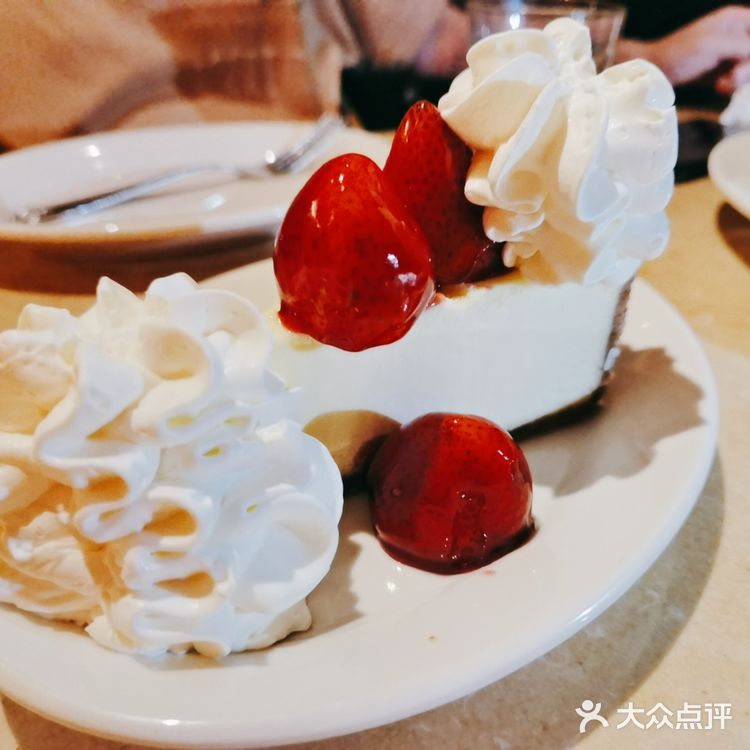 芝乐坊的草莓芝士蛋糕，给我冲！
